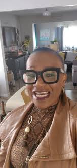 Happy Monday and gratefully celebrating my birthday with y'all! celebrating  all month 🌞😎🍾 ❤️