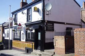 Ye Cracke Liverpool One Of Lennons Local Bar And Beer Garden Liverpool Liverpool Home Liverpool Town