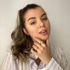 Laura More (@lllauramore)