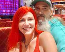 Anna Twitchell's Instagram, Twitter & Facebook