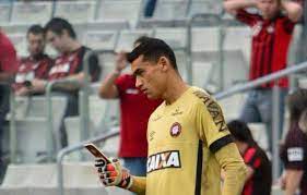 Goleiro santos é o nome do jogo no maracanã. Goleiro Com Celular Em Campo Era Para Campanha De Conscientizacao Lance