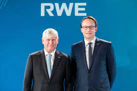 3 фразы в 3 тематиках. Nach Fuhrungswechsel Rwe Erweitert Den Vorstand