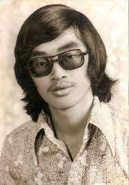 Some bad mens hairstyles from the sixties and seventies. These Cool Pics Prove That Men S Hairstyles From The 1970s Were So Romantic Vintage Everyday