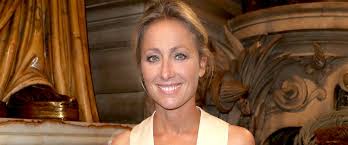 Il a besoin de se lancer de nouveaux défis et est débauché en 2007 par publicis, le premier groupe. Anne Sophie Lapix A 48 Ans Son Mari Arthur Ses Deux Fils Ses Relations Avec Sa Belle Fille
