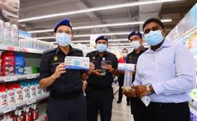 Dalam demonstrasi pertama, aliff cuba membuktikan topeng. Harga Topeng Muka Semakin Melambung Ada Peniaga Dah Didenda Rm100k