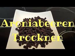 Frische Aroniabeeren Wie Trocknet Man Frische Aroniabeeren Lecker Genuss Lebensmittel Essen