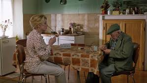 Dans elle s'en va, aujourd'hui en salles, elle joue, à 69 ans, les filles de l'air, sillonnant les petites routes de france et multipliant les rencontres. Elle S En Va Catherine Deneuve En Pleine Crise Sur France 3 Ladepeche Fr