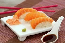 Recette De Sushi De Saumon Facile Et Rapide Sushi Saumon Recette Sushi Recette Sushi Saumon