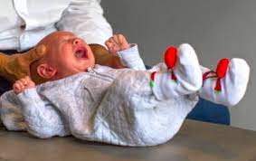 Disquecia Del Lactante Cuando El Bebe Puja Fuerte Como Para Hacer Caca Y No Esta Estrenido Bebe Babysitio