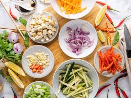 Kochen mit dem wok geht einfach, schnell und die in ihm schonend zubereiteten gerichte sind obendrein sehr gesund. Wok Kochen Pfannenruhren In 8 Einfachen Schritten Lernen Anleitung