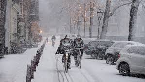 Sneeuw is een vorm van neerslag die bestaat uit ijskristallen. Dinsdag Kans Op Flink Wat Sneeuw Het Parool