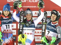 Am abend kombinieren sie das edle stück mit einer longtunika mit glitzereffekten oder einer unifarbenen. Kombi Gold An Holdener Siebenhofer Knapp Am Podest Vorbei Ski Wm Vol At