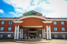 Vernon does not have a restaurant on site. Holiday Inn Express Hotel Suites