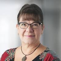 100+ profilů „Geosits“