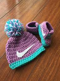 Conjunto Nike De Ganchillo Sombrero Y Botines Regalos De Crochet Baby Shoes Crochet Baby Crochet Hats