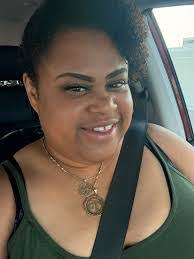 Melanie Mathes's Instagram, Twitter & Facebook