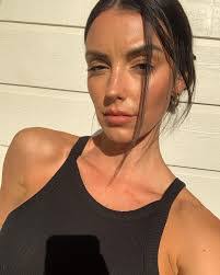 Teri Rush's Instagram, Twitter & Facebook