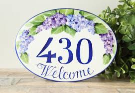 Numero De Maison Personnalise Plaque Personnalisee Avec Lilas Nouvelle Idee De Cadeau Maison Numero Maison Idee Cadeau Maison Cadeau Maison