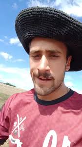 Gaucho Domando Cavalo