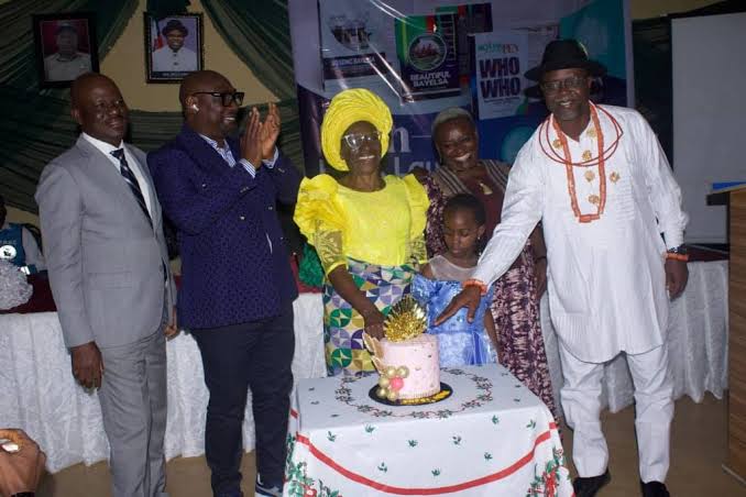 Cocodia Celebrates Birthday By Empowering 90 Widows In Bayelsa