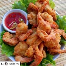 Sedangkan pada masakan tionghoa amerika dengan saus asam manis yang terkenal adalah babi asam manis (sweet and sour pork), ayam asam manis, dan udang asam manis untuk disantap. Kumpulan Berbagai Resep Udang Goreng Tepung Paling Enak