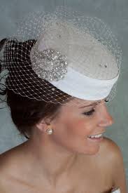 Elemente Wie Vintage Style Pillbox Hut Braut Hut Braut Schleier Hochzeit Schleier Hochzeit Pilbox Hut Auf Etsy Schleier Hochzeit Braut Schleier