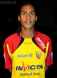 2002 entschied er sich gegen seinen heimatverein osc lille und wechselte in die jugendabteilung des rc lens. Old School Panini On Twitter Raphael Varane Rc Lens 2010 11