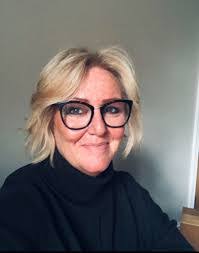 Karin Walters's Instagram, Twitter & Facebook