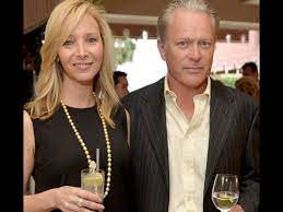 Lisa kudrow who plays the character of phoebe has been together with michel stern since 1995. Lisa Kudrow Reveals She S Quarantining Away From Husband Michel Stern On Their 25th Wedding Anniversary Pinkvilla