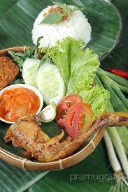Pecel Ayam Goreng A Genuine Traditional Indonesian Food Photoworks By Agungpramudito Masakan Indonesia Makanan Dan Minuman Foto Makanan