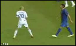 Zinedine yazid zidane (born 23 june 1972), nicknamed zizou, is a french former professional football player and current manager of real madrid. Familie Bild Zinedine Zidane Family Guy Gif