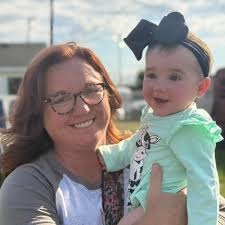 Are there any custom dress designers in Kentucky?