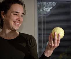 Kelly Delp's Instagram, Twitter & Facebook