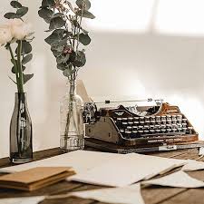 Eine Alte Schreibmaschine Als Gastebuch Alternative Die Hochzeitsgaste Schreiben Ihre Wunsc Gastebuch Hochzeit Vintage Gastebuch Hochzeit Gaste Buch Hochzeit