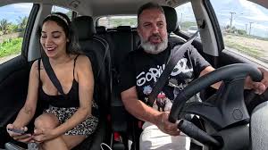 Larissa Cortez sai com Creampie no cú após camisinha estourar na carona -  Praia do Futuro - Fortaleza - CE - XNXX.COM