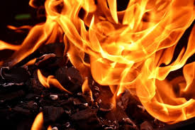 Disebut api abadi karena nyala apinya yang tak pernah padam sejak zaman dahulu. Legenda Api Abadi Di Bojonegoro Kumparan Com