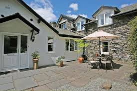 Lakelovers | a holiday cottage rental company based in the beautiful english lake district.we have over 500 cottages, many dog friendly & gold awarded here are some key elements in this popular decor. Courtyard Cottage Lake Road Ambleside Cumbria La22 0ad 2 Bed Apartment 310 000