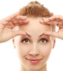 Gray or silver hair is either caused by low levels of pigment, or is an illusion created by the mix of white and dark hair on the scalp. White Hairs In Eyebrows Thyroid Eyebrowshaper