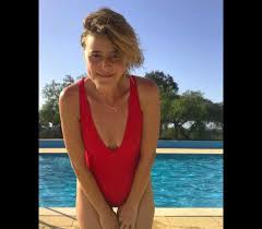 Ahead, we will also know we will also look at who is leonor poeiras, how she become famous, leonor poeiras's boyfriend. Leonor Poeiras De Ferias Com O Amor Uma Cabana Atualidade Sapo Lifestyle