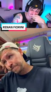 Renan Dando Capacete Para Dani Nobrega