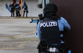 100% kostenlos online 3000+ serien. Anschlage Und Amoklaufe Polizeiprasidium Trier Trainiert Den Ernstfall