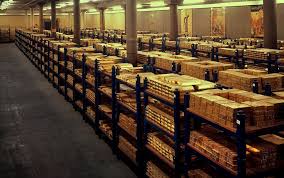 We Ve Still Got A Few Quid Then Bank Of England S Glittering Stash Of 156billion In Gold Bars Stored In Former Canteen U Gold Reserve Gold Bullion Gold Money