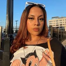 Eve Benson's Instagram, Twitter & Facebook