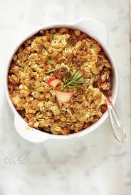 Crumble Rhubarbe Flocons D Avoine Et Romarin Un Dejeuner De Soleil Crumble Rhubarbe Rhubarbe Recettes De Cuisine