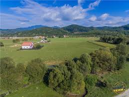 Maybe you would like to learn more about one of these? Teren Cu Vedere Spre Munti Strabatut De Ape Curgatoare Rasnov Brasov Id 003117