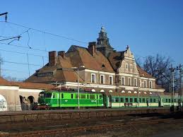 W tym też roku zaczęły w mieście kursować pierwsze pociągi. Zyrardow