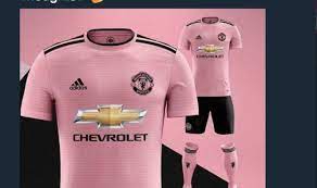 We have just about everything you could think of in adults and kids sizes, from tracksuits. Man Utd News Will New Shirt Be Pink Is This First Look At Next Season S Kit Football Sport Express Co Uk