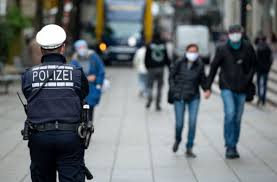 Die bevölkerung in deutschland ist aufgefordert, jegliches privates reisen zu unterlassen. Corona Massnahmen In Deutschland Ausgangssperre Und Ausgangsbeschrankung Was Bedeutet Das Politik Stuttgarter Zeitung