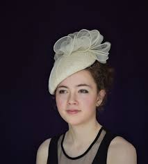 Ivory Beret Style Headpiece Ivory Fascinator Cream Wedding Etsy Beret Style Mother Of The Bride Hats Wedding Hats For Guests