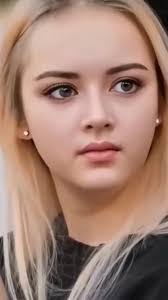 Alyssa Manion's Instagram, Twitter & Facebook